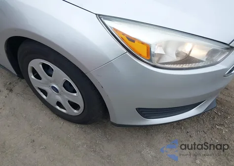 2018 Ford Focus S из США, поврежденный, VIN 1FADP3E21JL275746